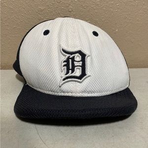 New Era 59Fifty MLB Detroit Tigers Youth White Blue Fitted Hat Cap 6 3/8